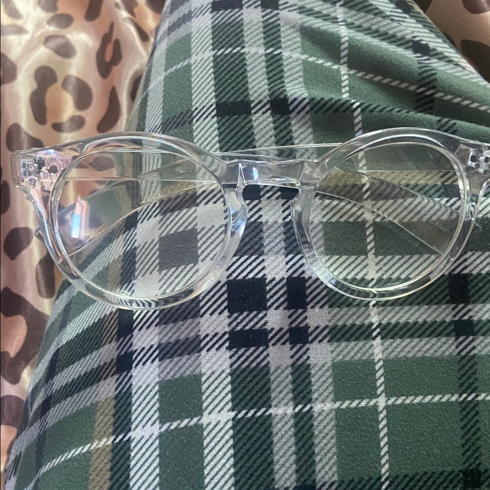 clear round glasses